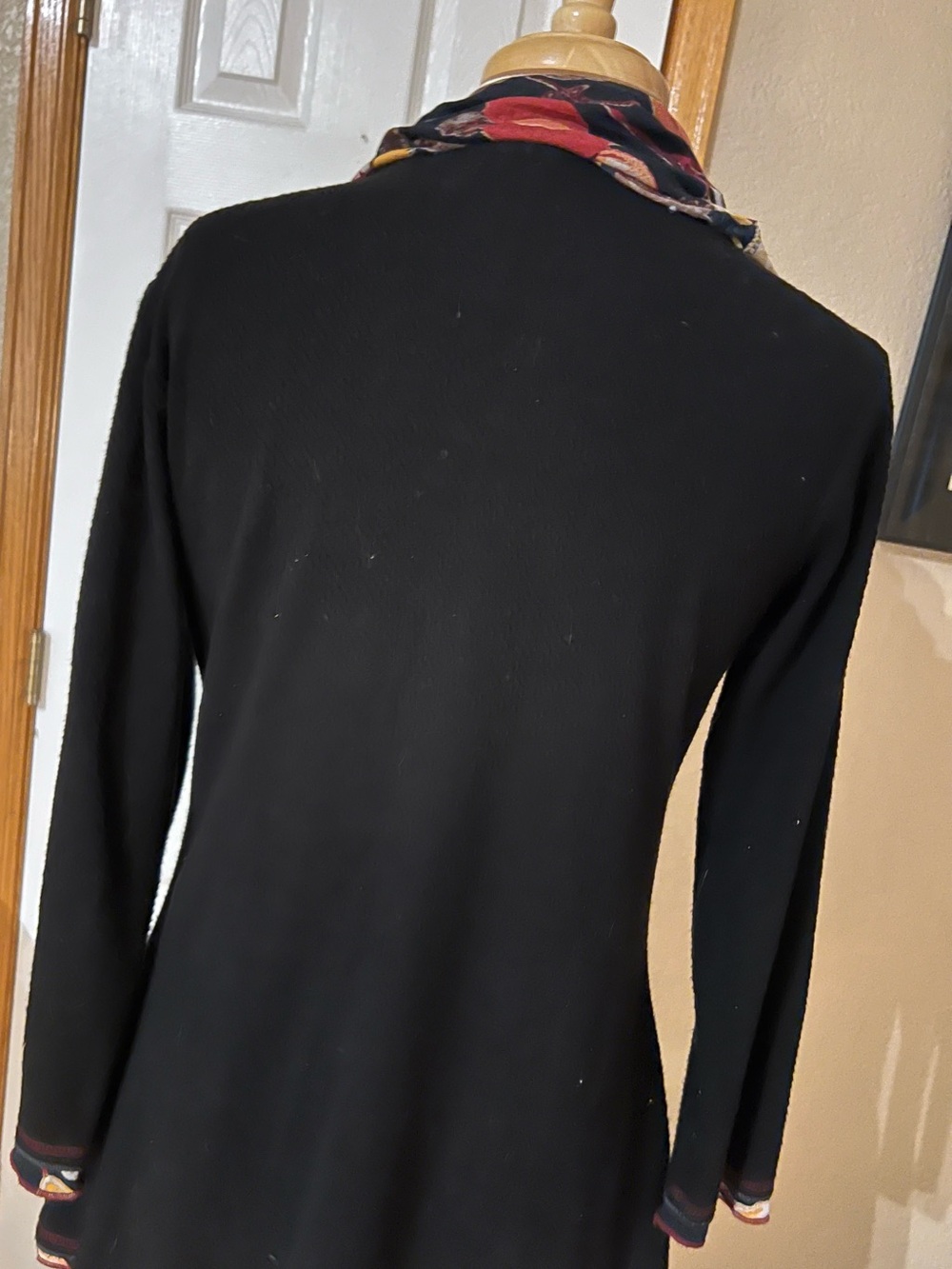 Parsley & Sage Black Cowl Neck Tunic top with attached Floral Scarf Accent - Picture 4 of 5